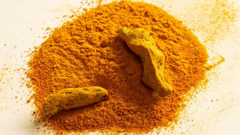 تصویر 1 از زردچوبه زرین چاشنی اصیل برای غذاهای ایرانی